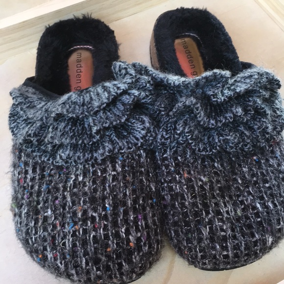 Madden Girl Shoes - 🎀Madden Girl slip ons🎀